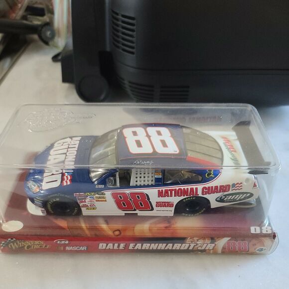 Dale Earnhardt Jr. 2008 Winners Circle #88 National Guard 1:24 Stock Car nascar - Picture 5 of 6